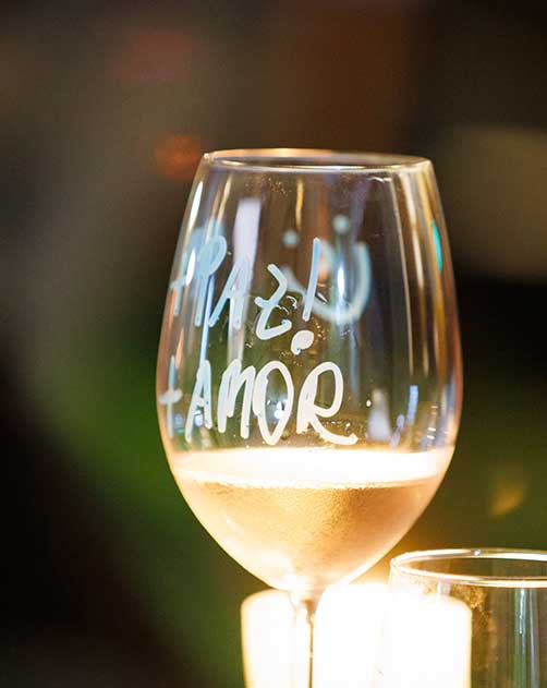 Taça com mensagem Paz e Amor